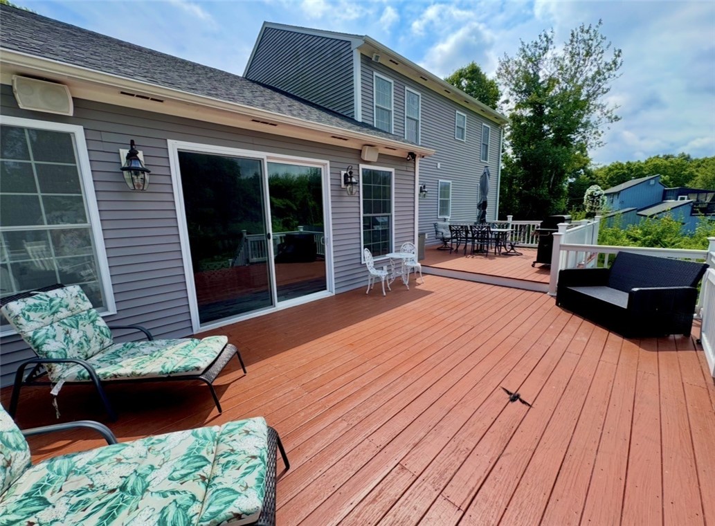12 Woodlake Drive