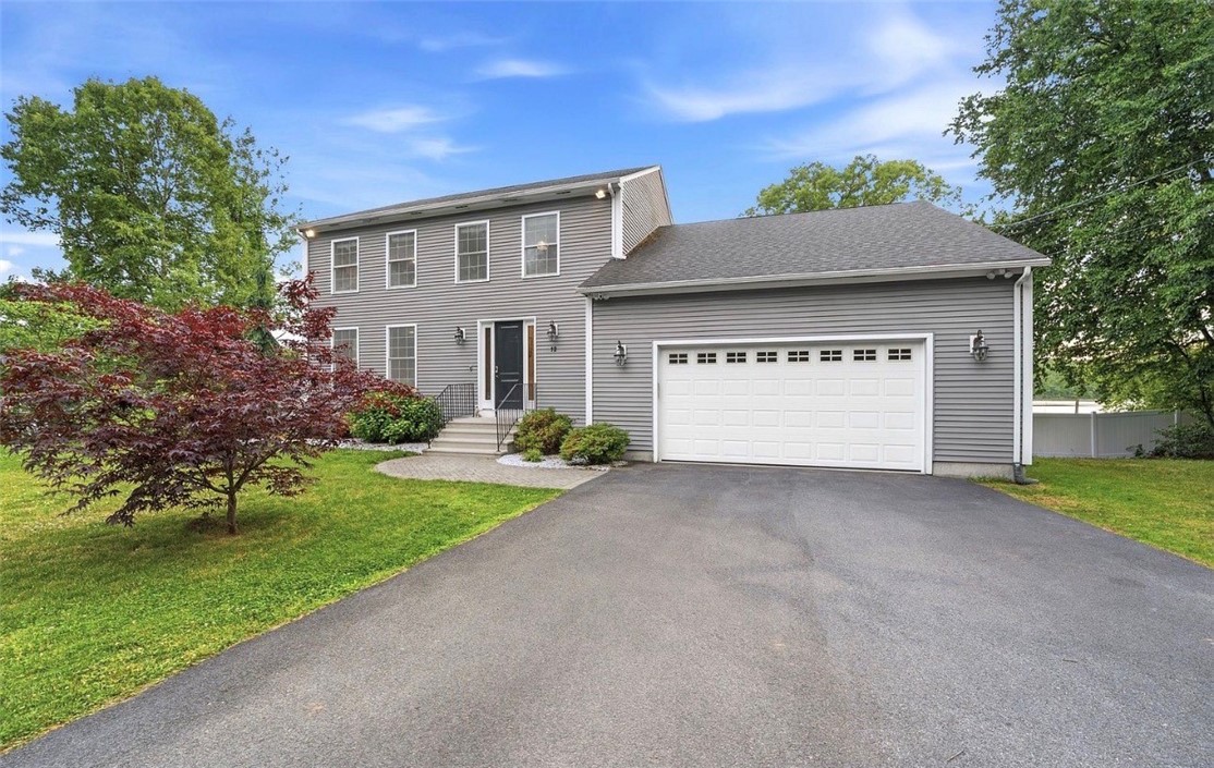 12 Woodlake Drive