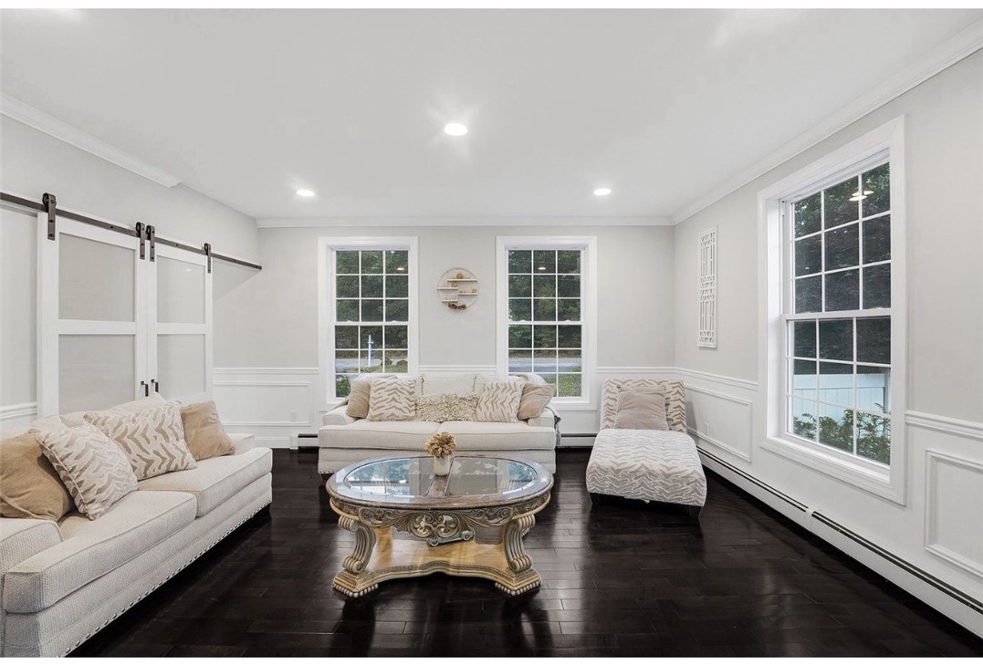 12 Woodlake Drive