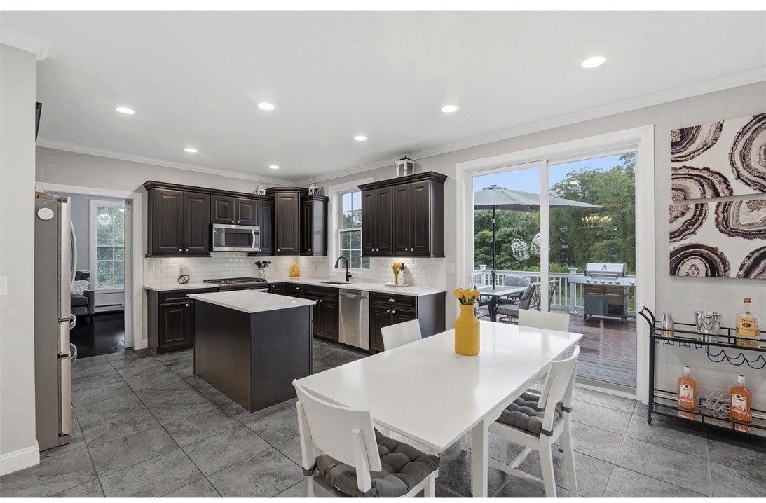 12 Woodlake Drive