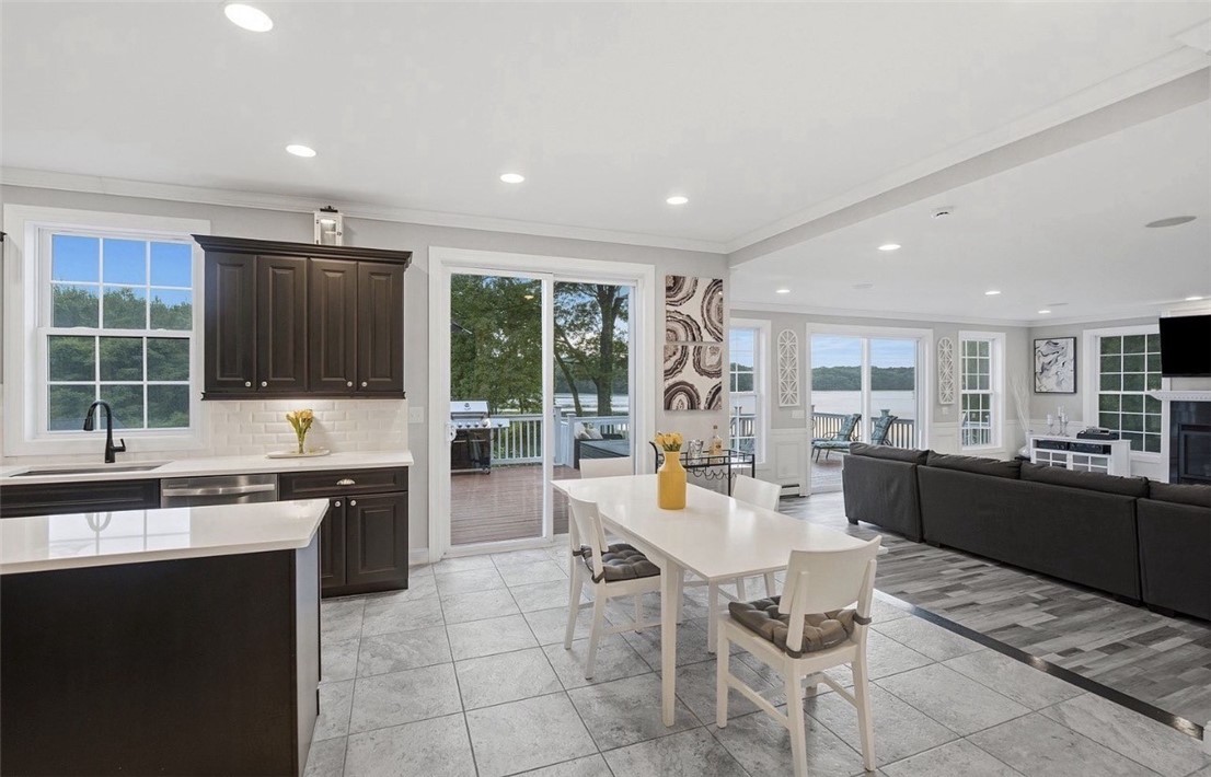 12 Woodlake Drive