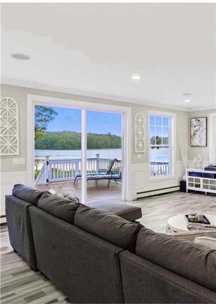 12 Woodlake Drive