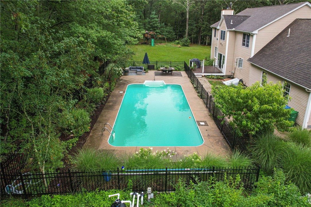 77 Mockingbird Lane