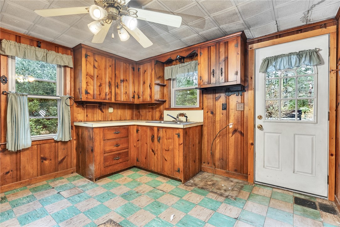 119 Breakheart Hill Road