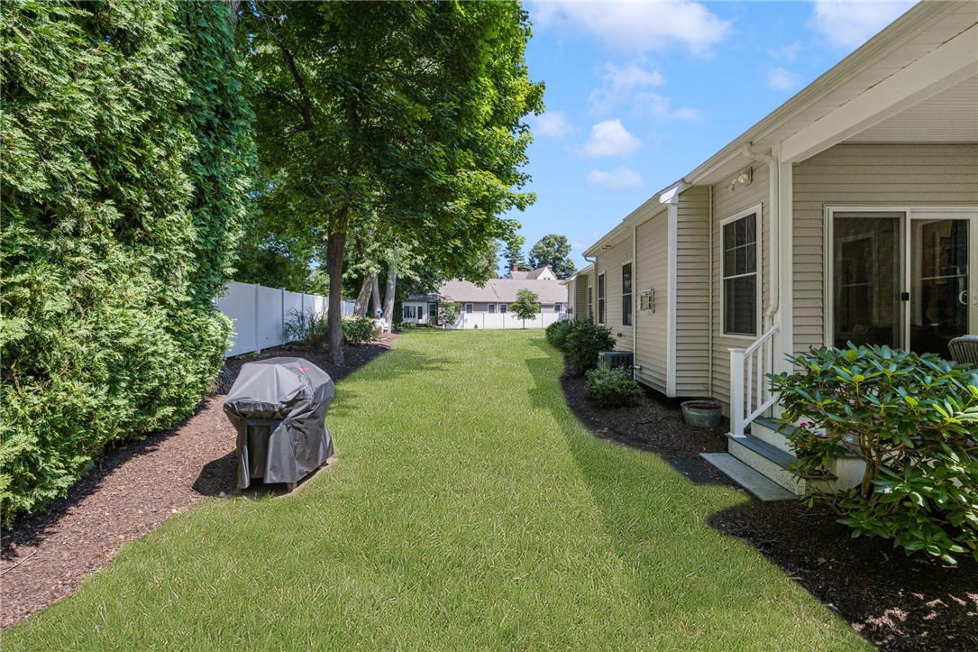 15 West Glen Lane