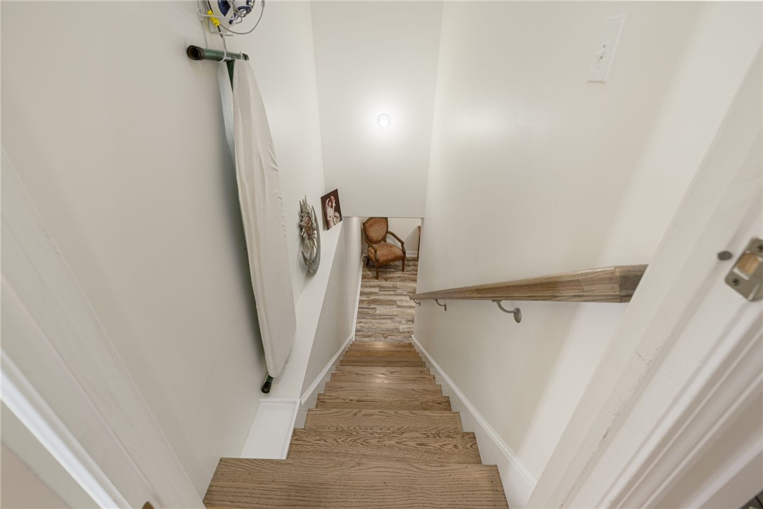15 West Glen Lane