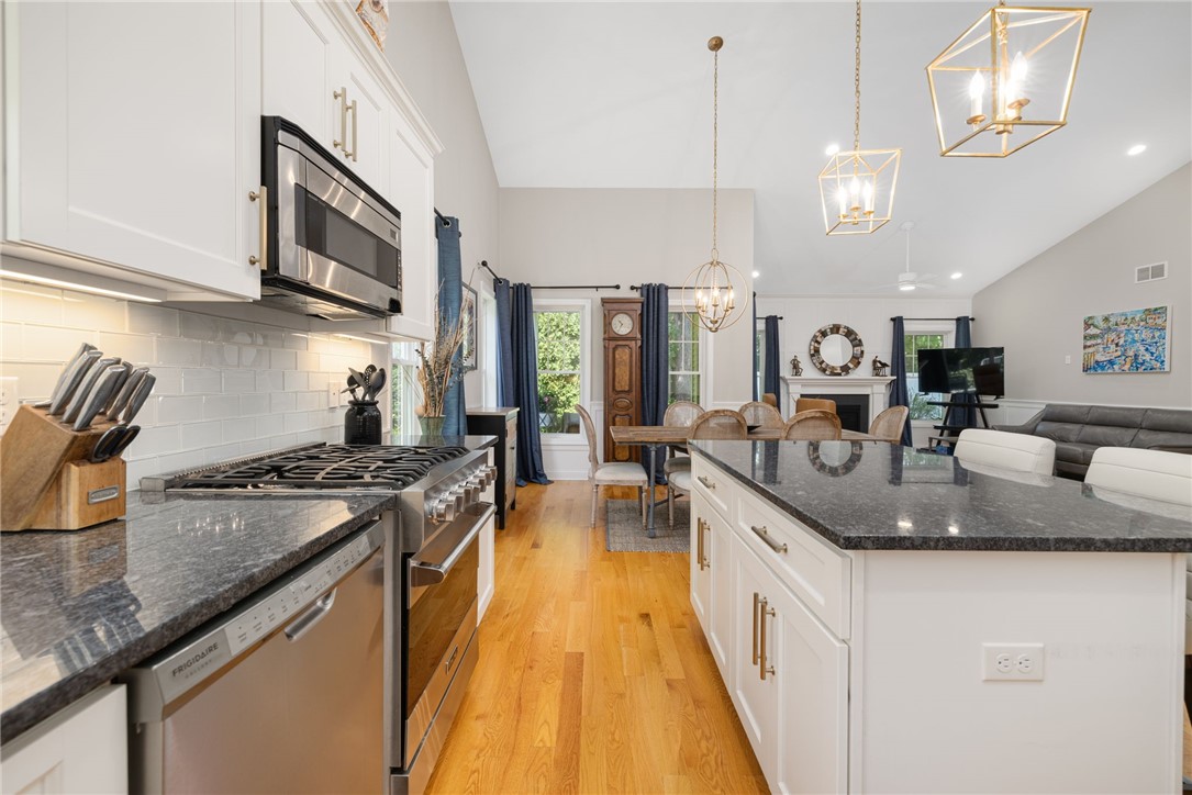 15 West Glen Lane