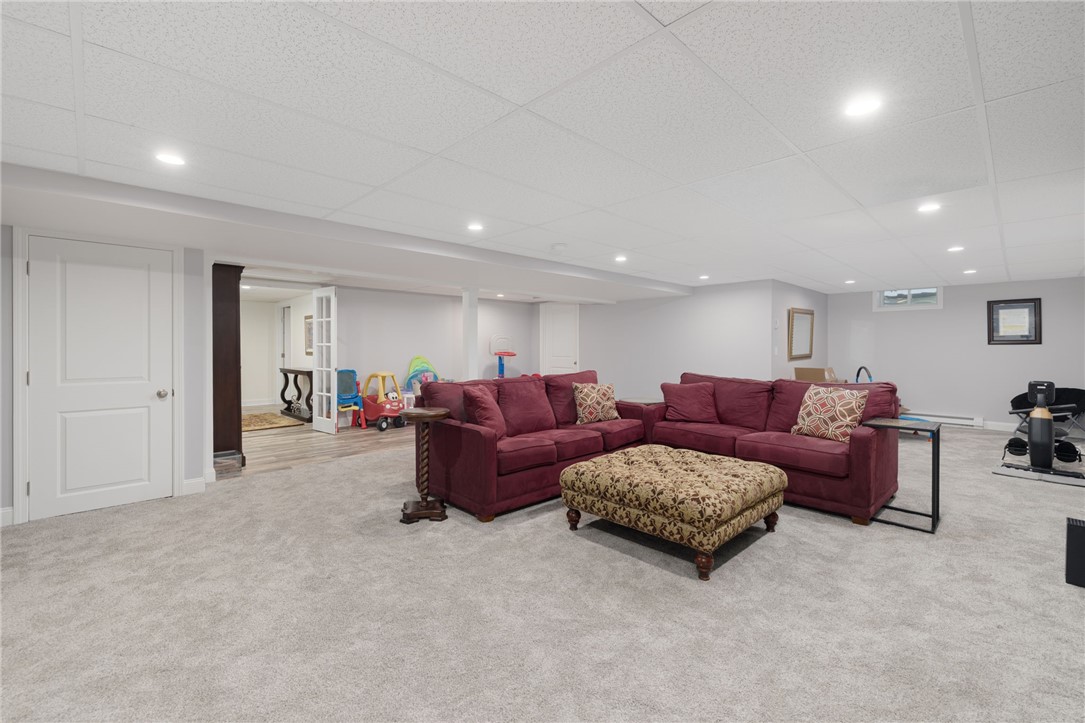15 West Glen Lane