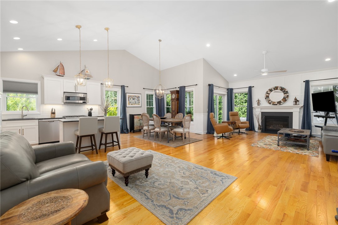 15 West Glen Lane