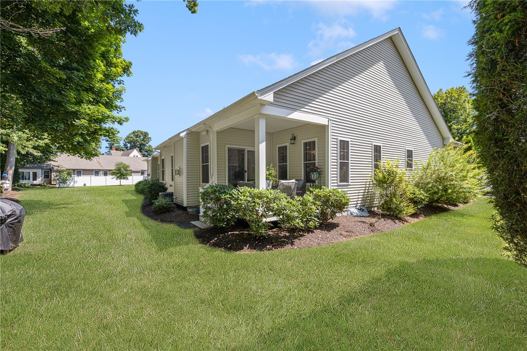 15 West Glen Lane