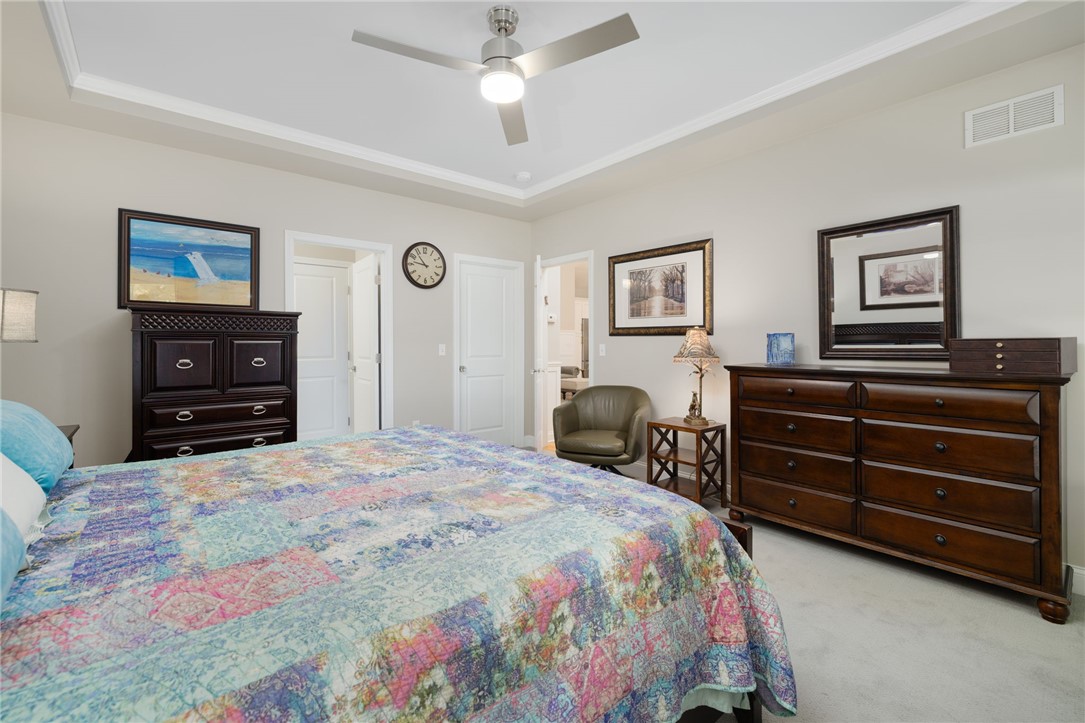 15 West Glen Lane