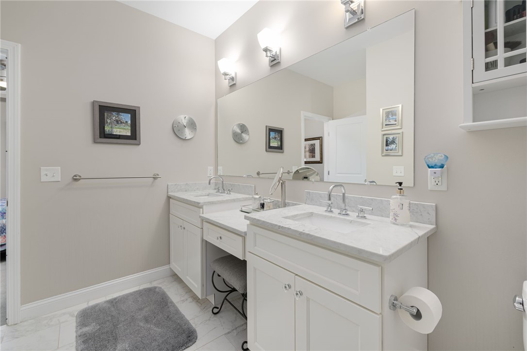 15 West Glen Lane