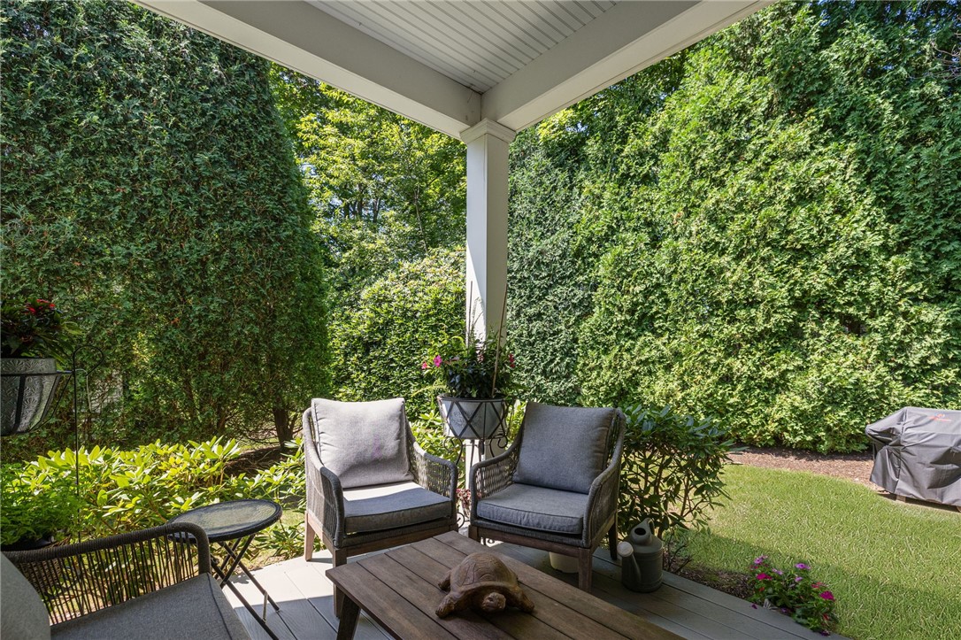 15 West Glen Lane