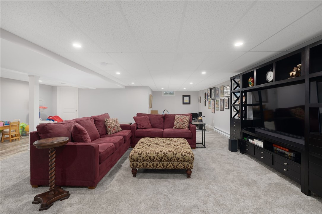 15 West Glen Lane