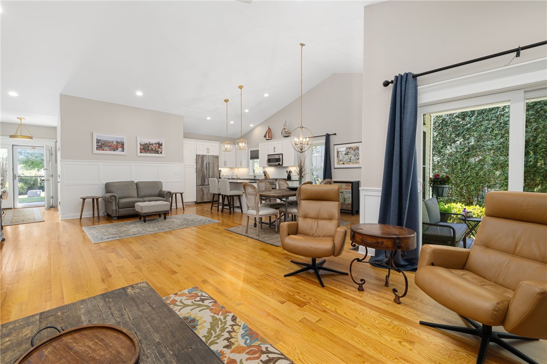 15 West Glen Lane