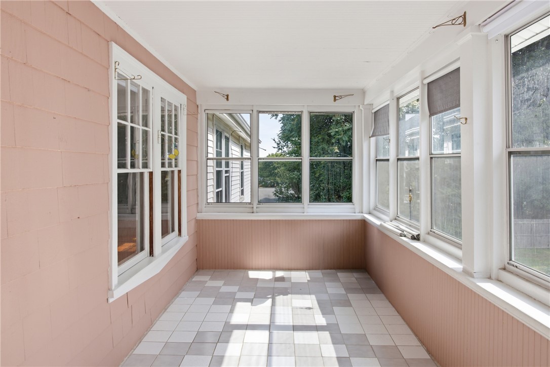 43 Sunset Avenue