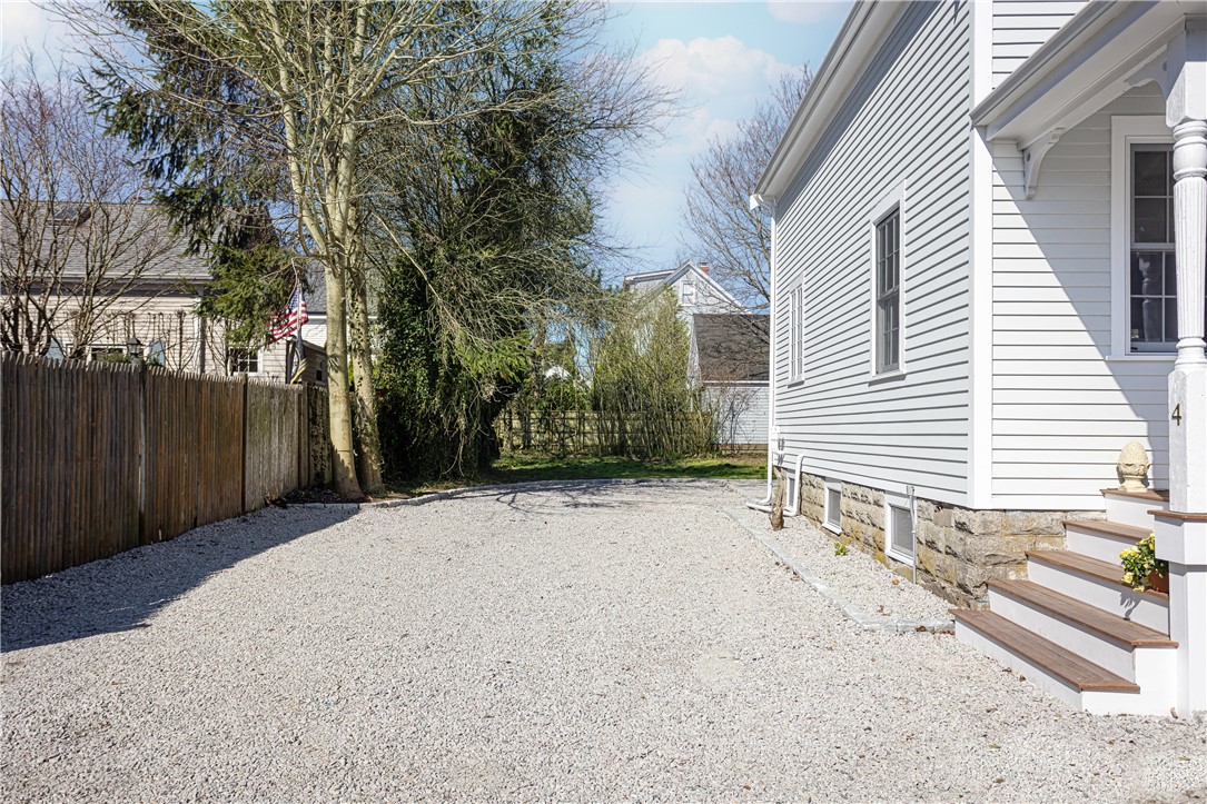 4 Gladding Court