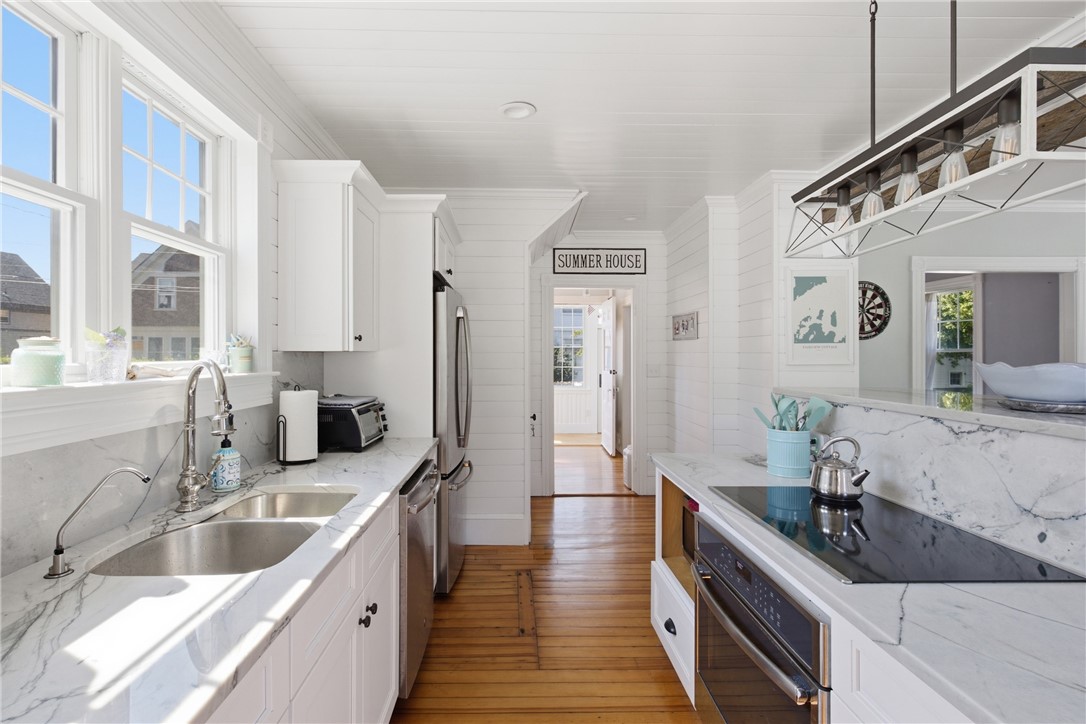 40 W Narragansett Avenue