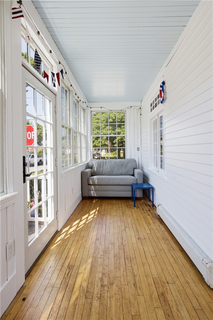 40 W Narragansett Avenue