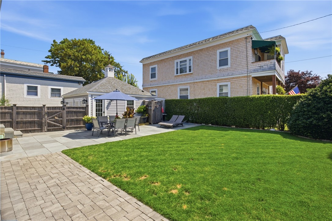 40 W Narragansett Avenue