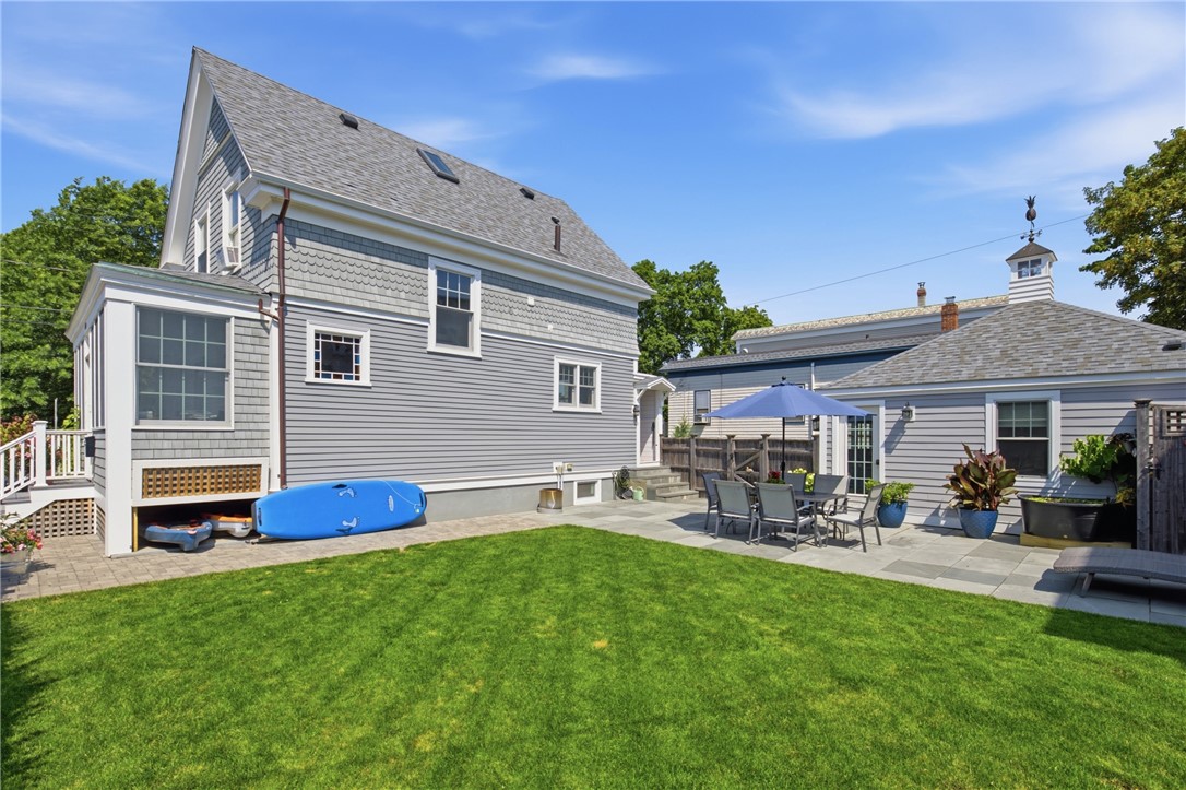 40 W Narragansett Avenue