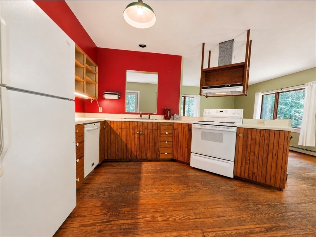 77 Indian Cedar Drive