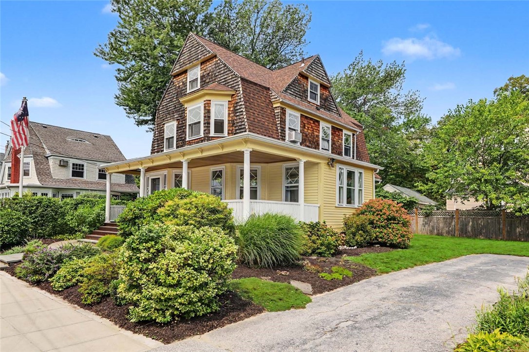 16 Hudson Place