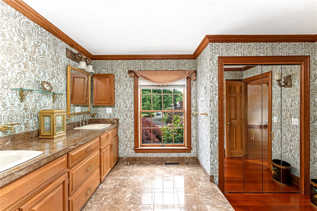 74 Oakwoods Drive