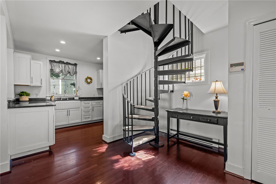 2 Lasalle Place