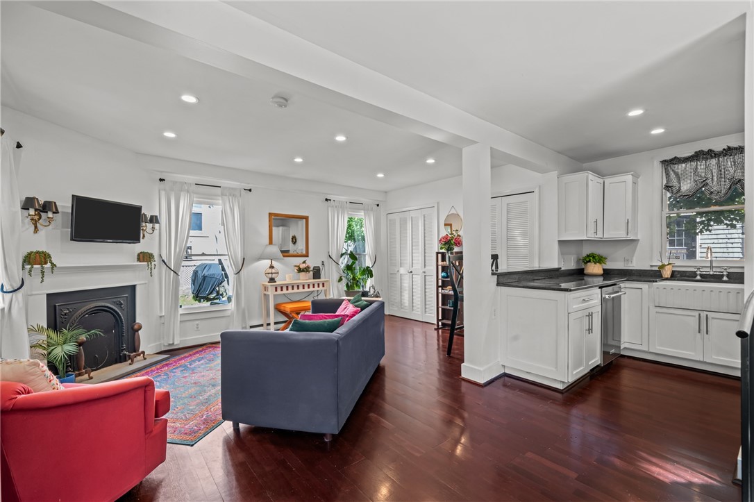 2 Lasalle Place