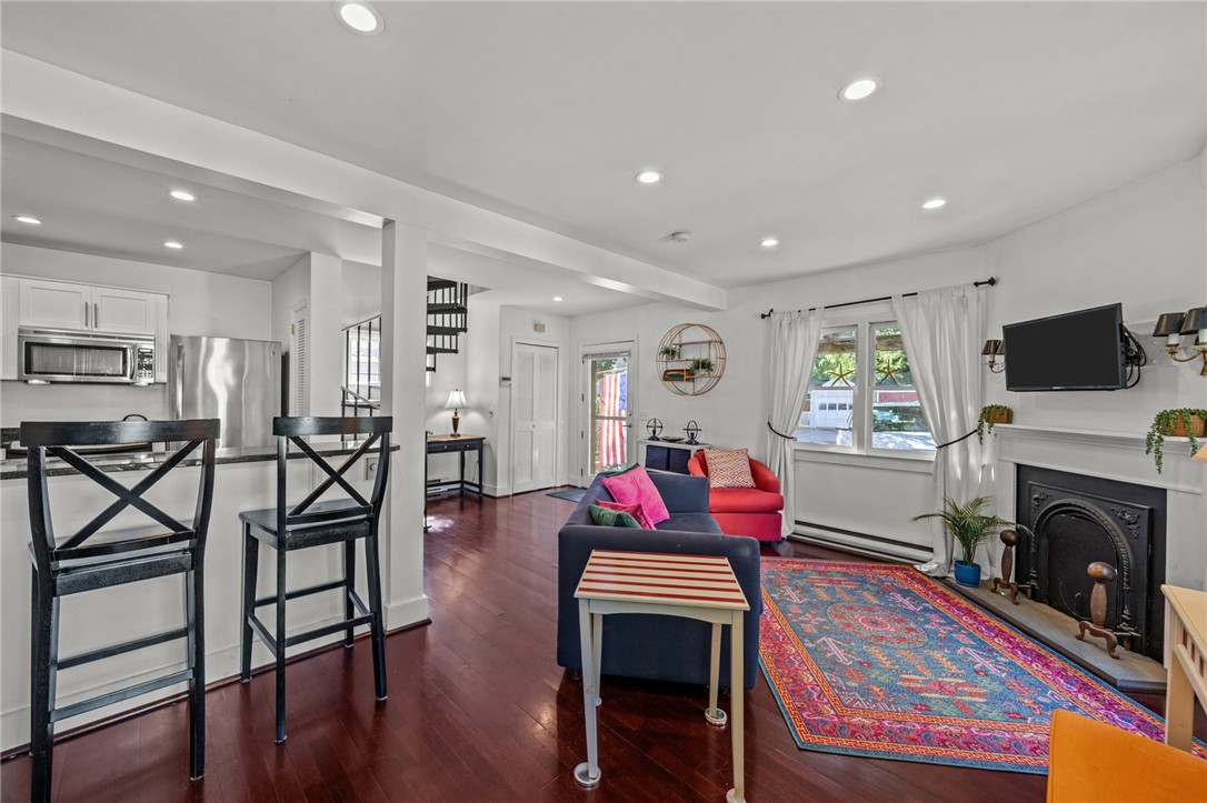 2 Lasalle Place