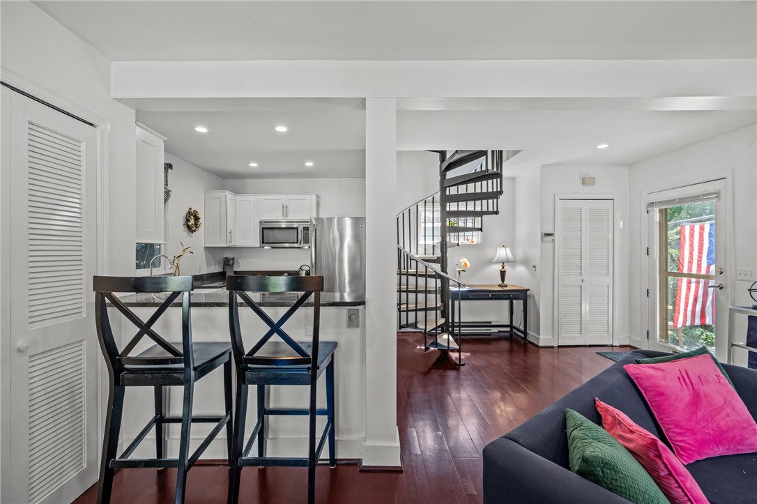 2 Lasalle Place