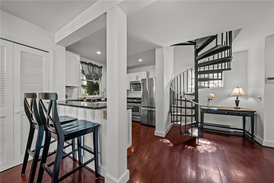 2 Lasalle Place