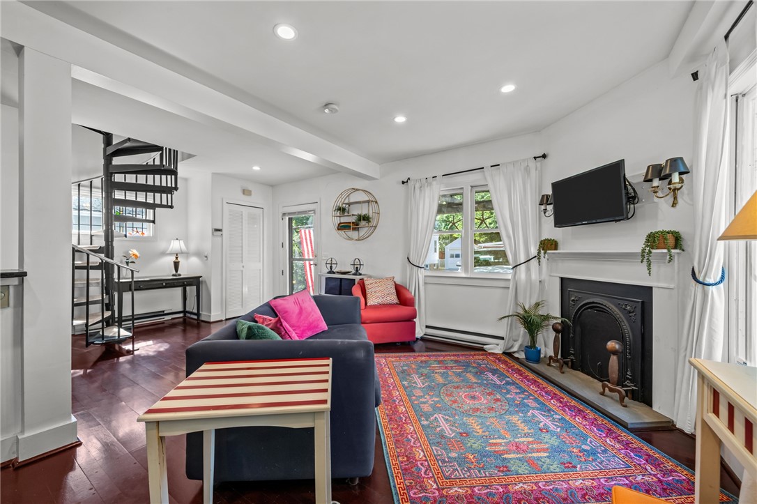 2 Lasalle Place