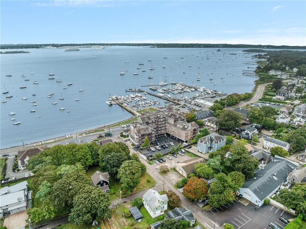 53 Conanicus Avenue 3A