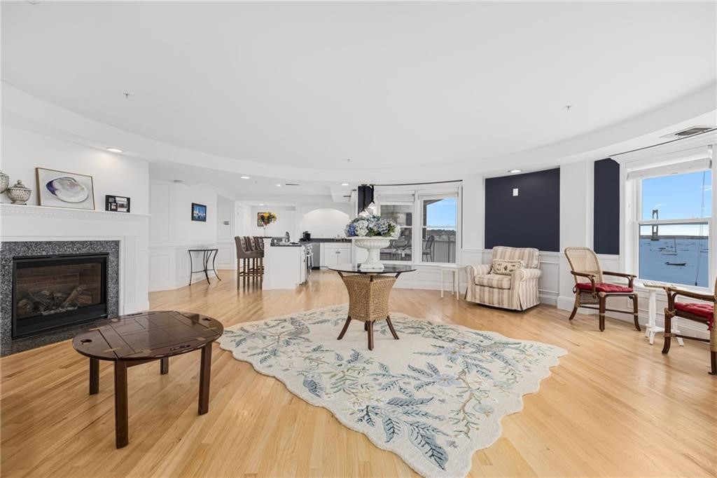 53 Conanicus Avenue 3A