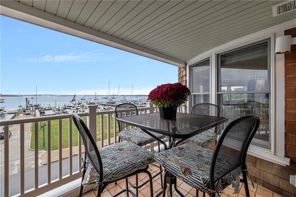 53 Conanicus Avenue 3A