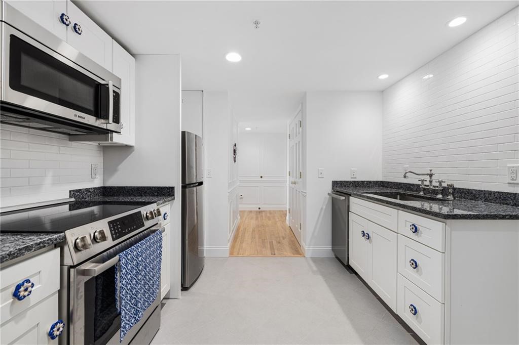 53 Conanicus Avenue 3A