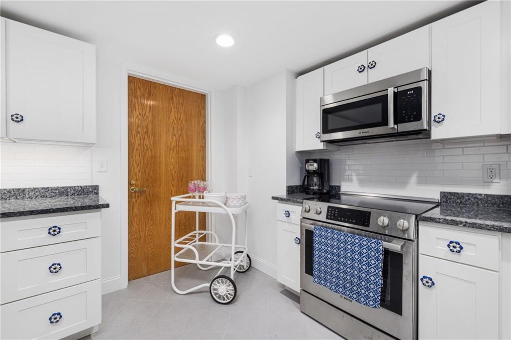 53 Conanicus Avenue 3A
