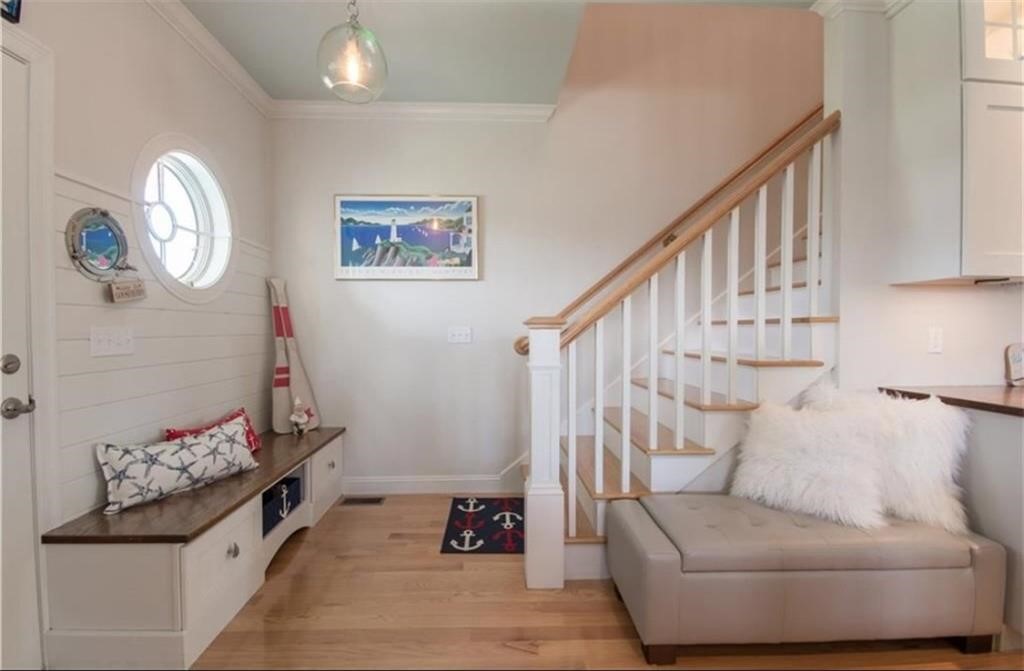 10 Julia Court
