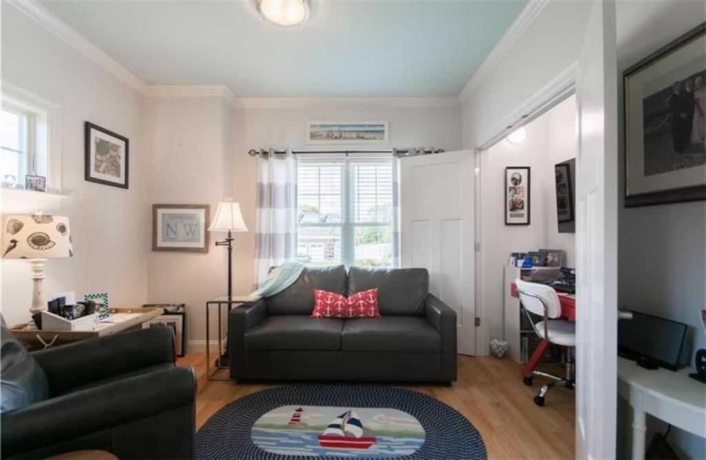 10 Julia Court