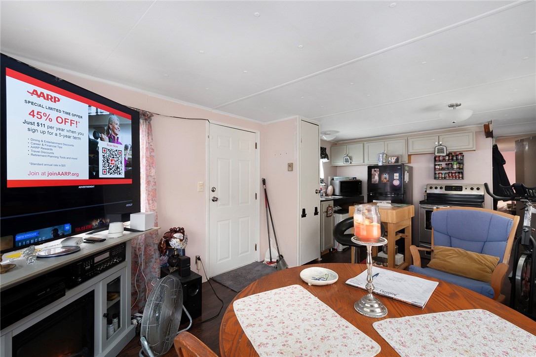 719 Forest Park