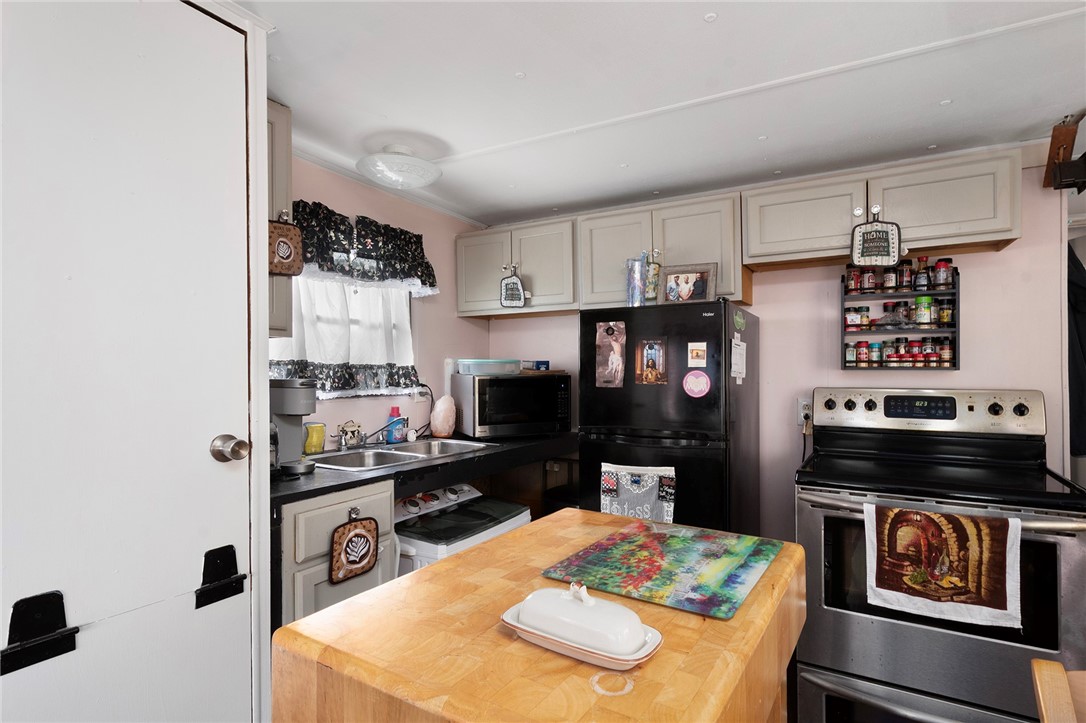719 Forest Park