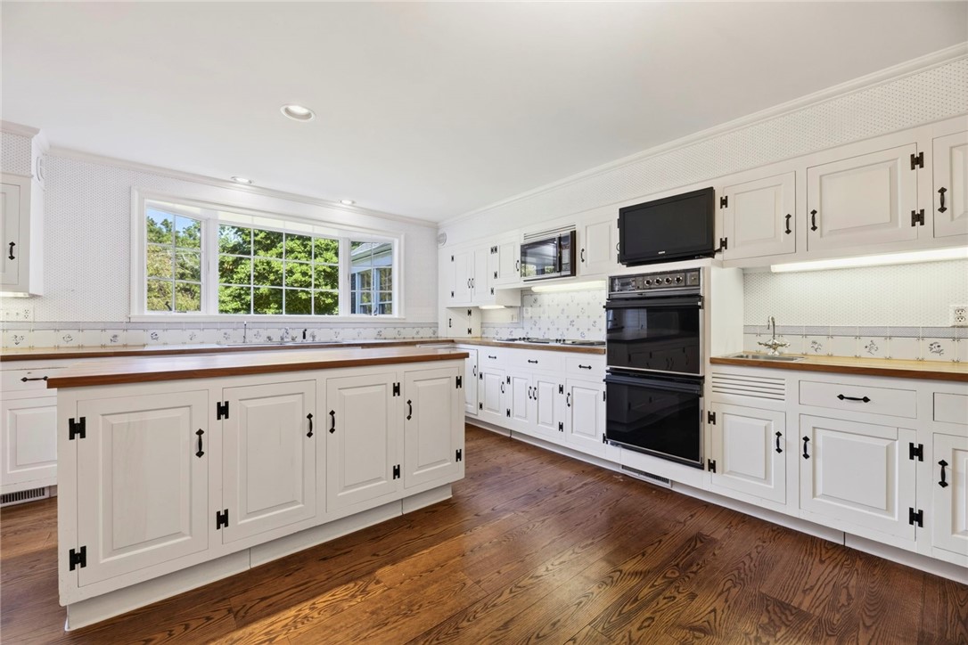 250 Rumstick Road