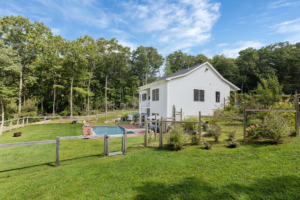 37 Amy Hart Path