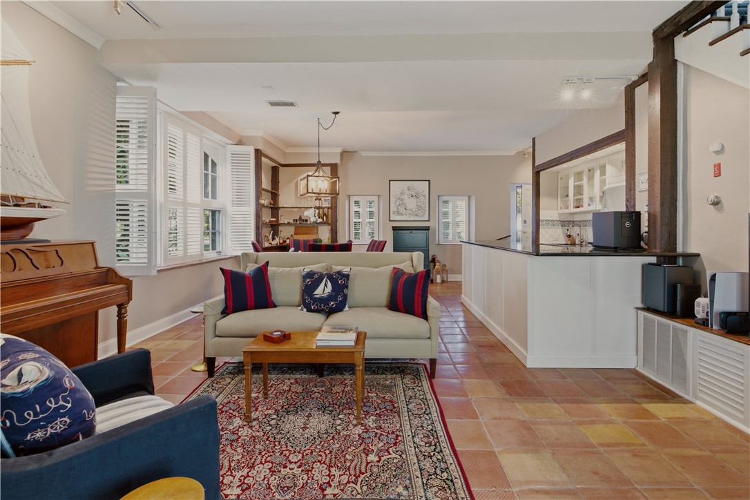 453 Bellevue Avenue CH
