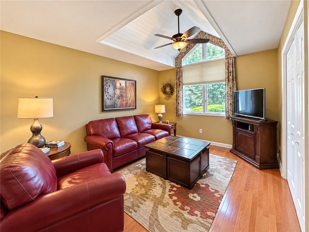 4 Shadowbrook Lane B