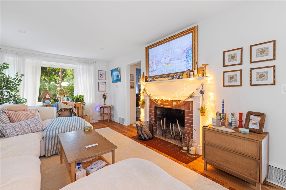 7 Beach Street