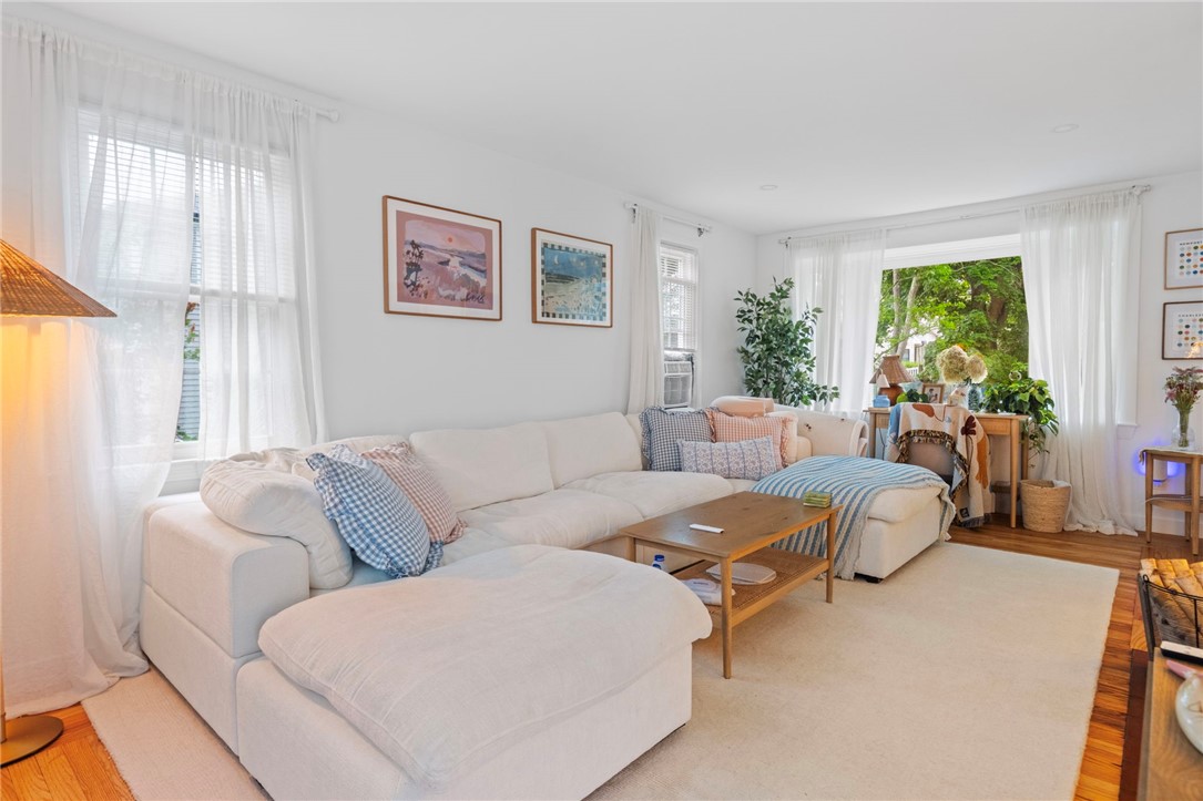 7 Beach Street