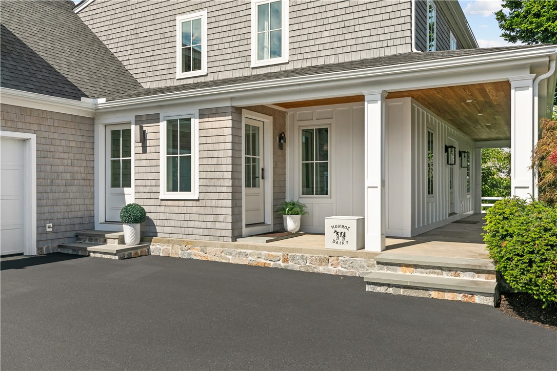 2040 East Main Road
